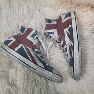 Converse high top Chuck Taylor's unionjack canvas sneakers youth size 5